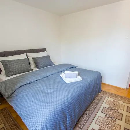 Duplex - In Center *