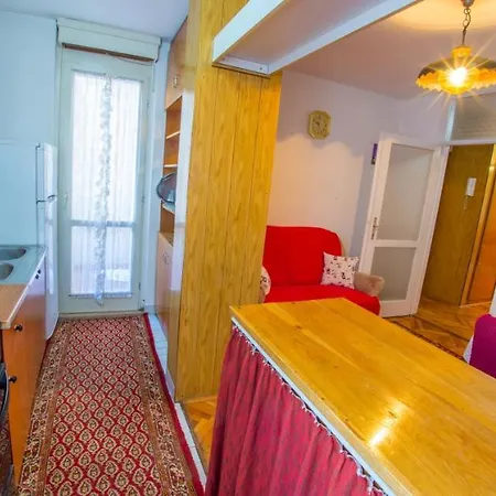 Duplex - In Center *