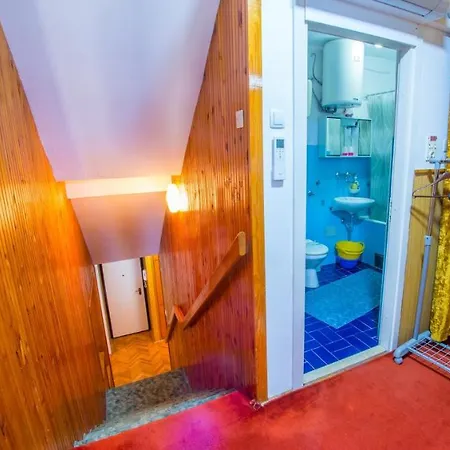 Duplex - In Center Apartment *