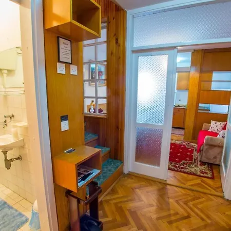 Apartment Duplex - In Center *