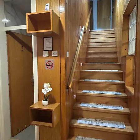 Duplex - In Center アパート *